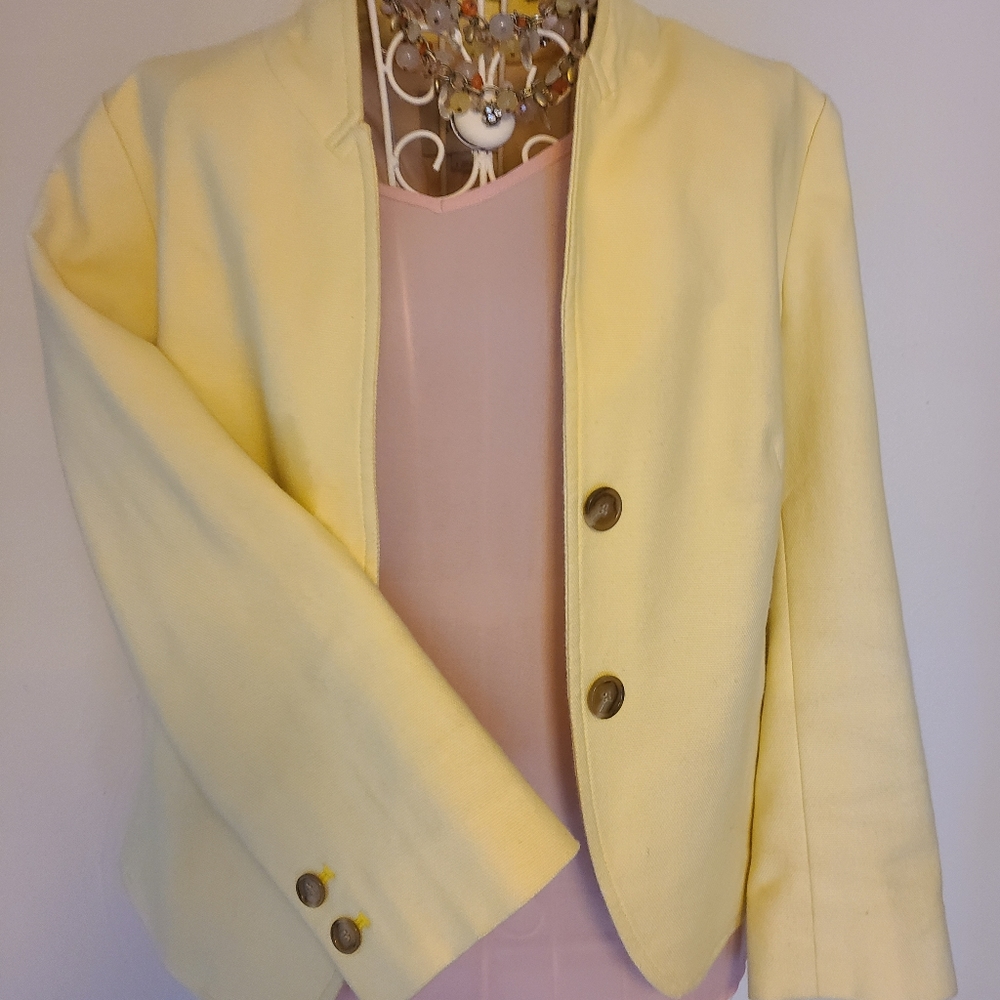 Ann Taylor LOFT Yellow 2 button Quarter Sleeve Blazer Jacket size 4